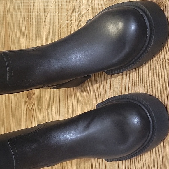 Coach Black Leather Riding Boots - Picture 7 of 9